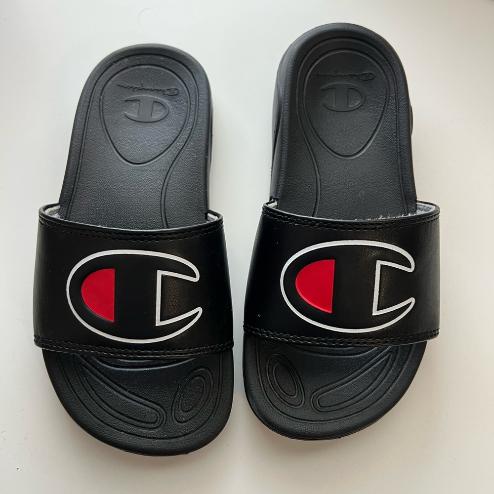 Champion Slides Boys size 11
